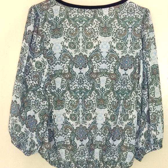 Patterned Top - Picture 2 of 2